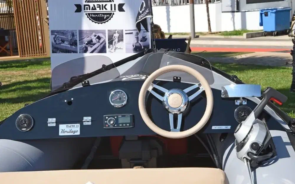 slider 1 Zodiac Mark II Classic