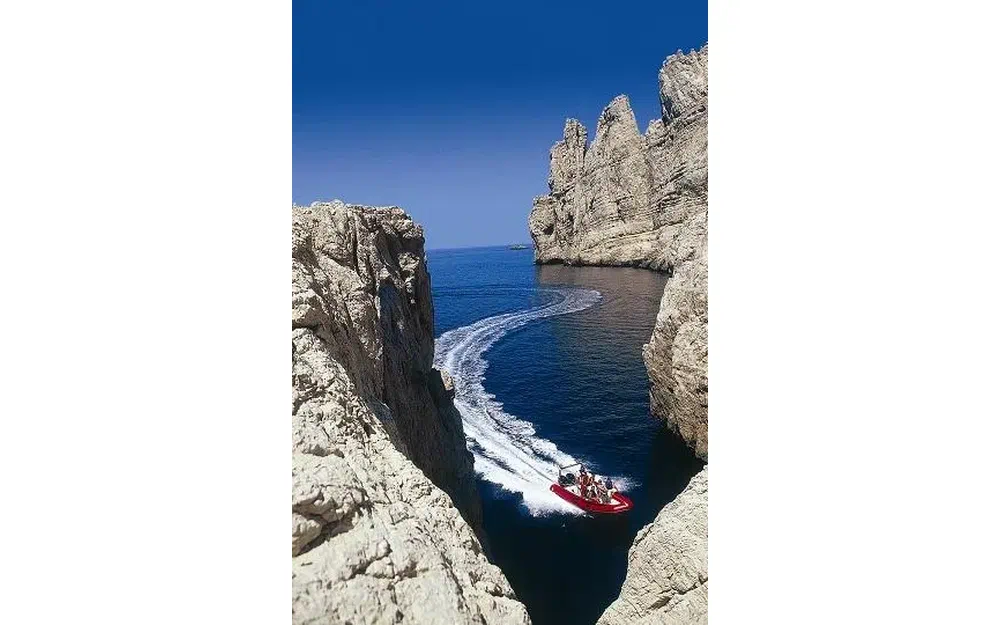 slider 1 Zodiac Pro 15 Man