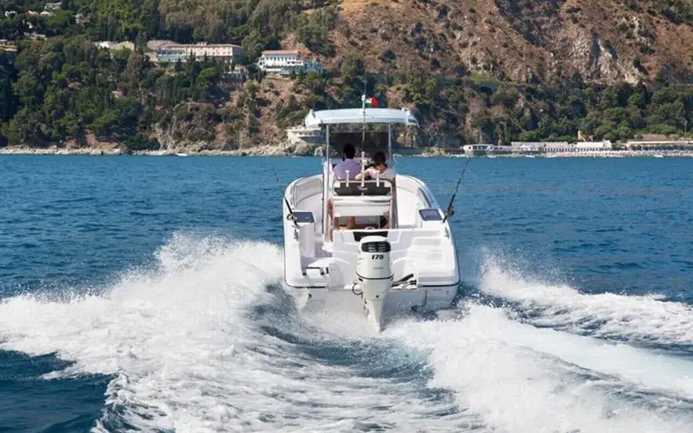 slider 1 Ranieri Interceptor 222