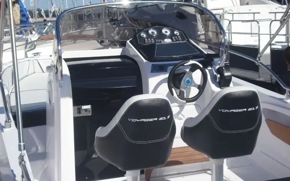 slider 4 Ranieri Voyager 21 S