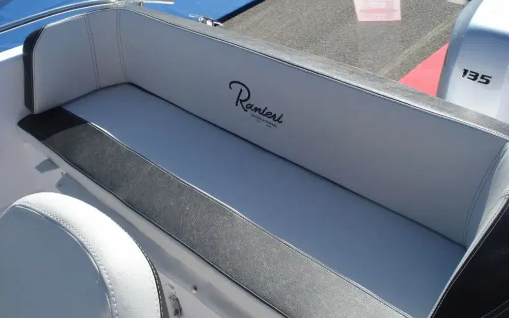 slider 7 Ranieri Voyager 21 S