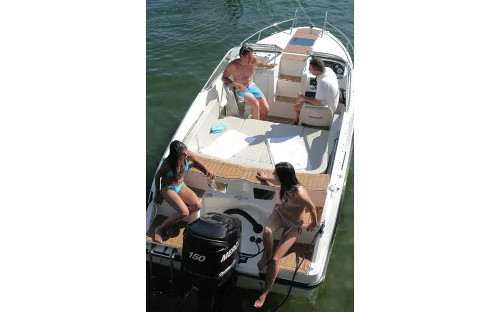 slider 8 Quicksilver Activ 645 Cruiser