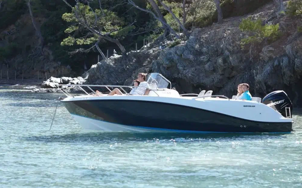 slider 0 Quicksilver 675 Sundeck