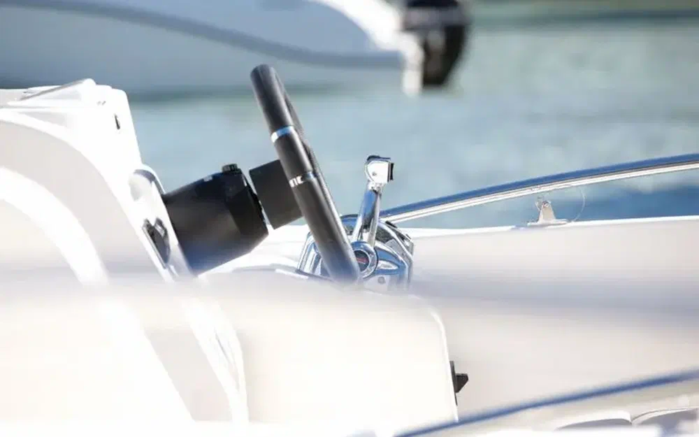 slider 3 Quicksilver 675 Sundeck