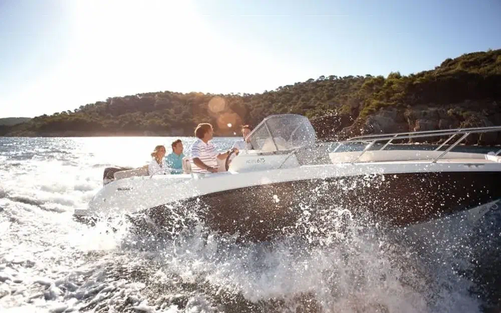 slider 7 Quicksilver 675 Sundeck