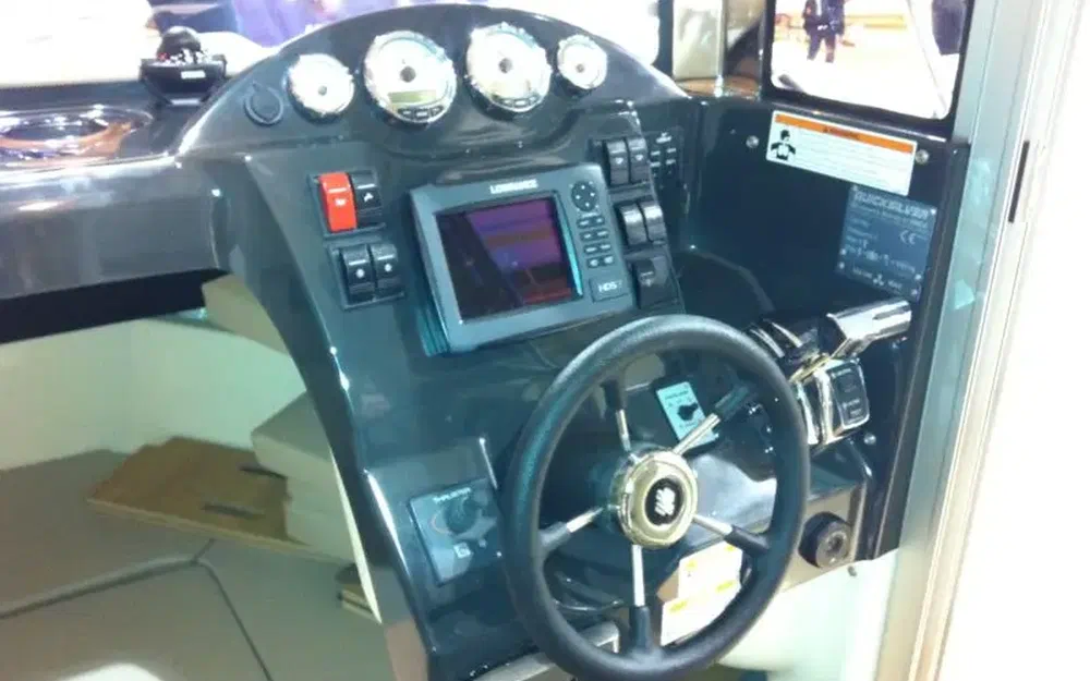 slider 7 Quicksilver 755 Pilothouse