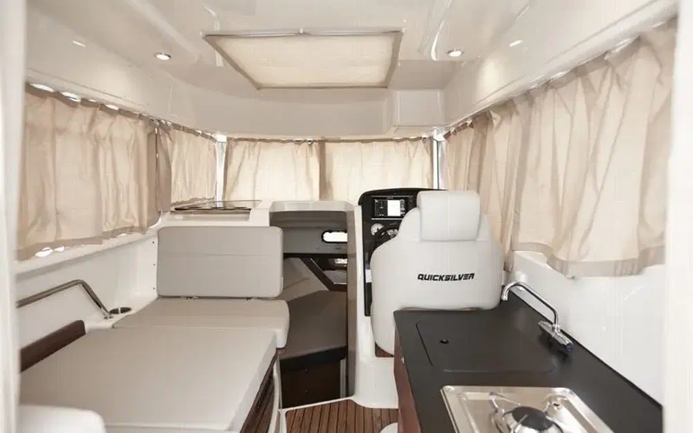 slider 5 Quicksilver 905 Pilothouse