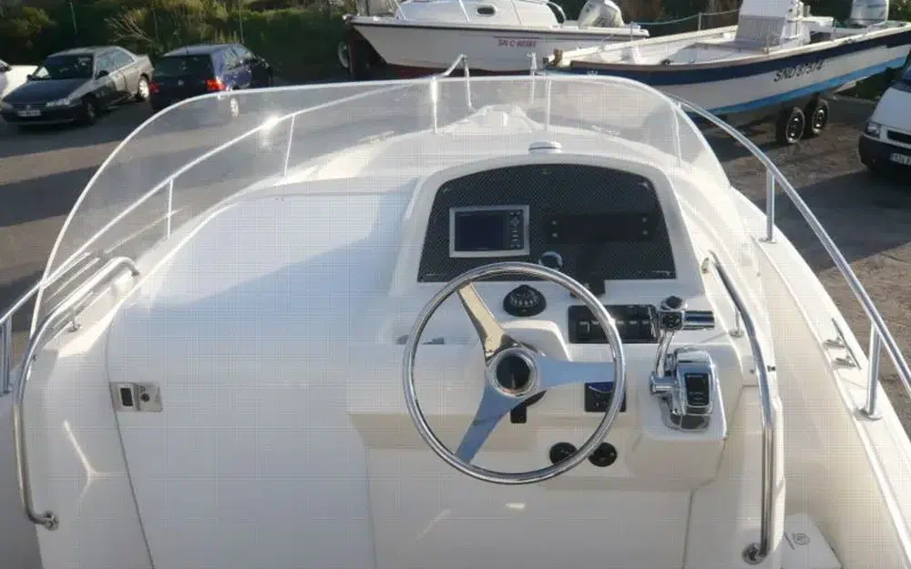 slider 2 Kelt White Shark 248