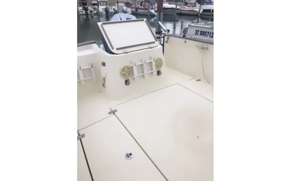 slider 11 Rhea  730 Fishing - null