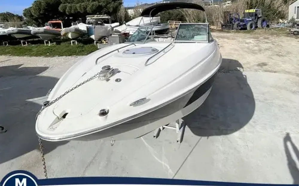 BaylinerBayliner 802 Cuddy