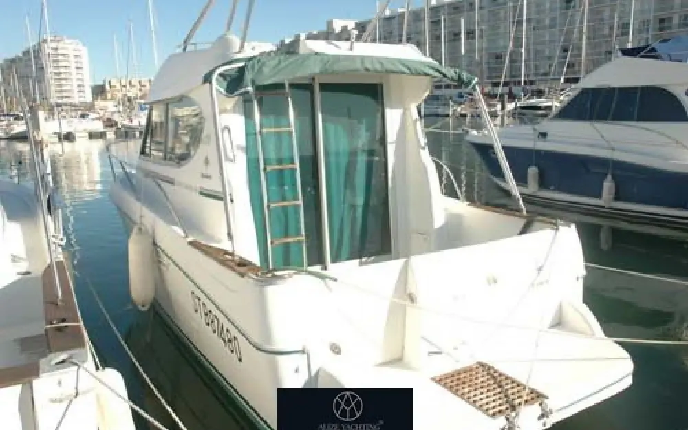 slider 0 Jeanneau Merry Fisher 805