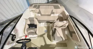 Bayliner VR5 Cuddy