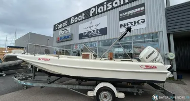 Boston Whaler  19 Outrage