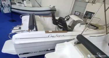 B2 Marine Cap Ferret 522 Open