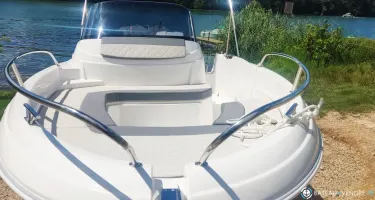 Selection Boats Aston 18