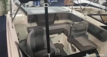 Bayliner VR5 OB
