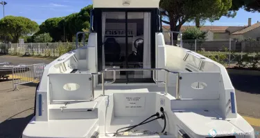 Parker  700 Pilothouse