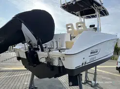 Boston Whaler  22 Outrage