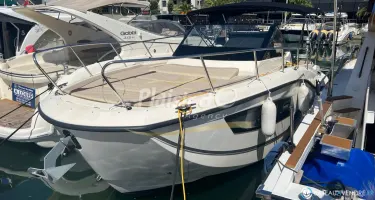 Quicksilver Activ 875 Sundeck
