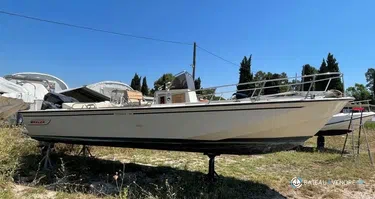 Boston Whaler  25 Outrage