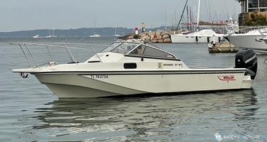 Boston Whaler  22 Revenge