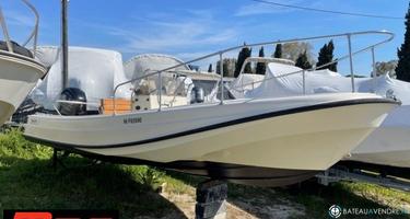 Boston Whaler  21 Outrage