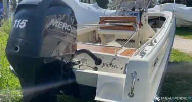 Boston Whaler  21 Outrage
