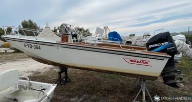 Boston Whaler  22 Outrage