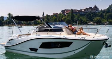 Quicksilver Activ 875 Sundeck