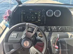 Quicksilver Activ 875 Sundeck
