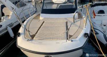 Quicksilver Activ 875 Sundeck