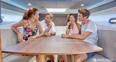 Quicksilver Activ 875 Sundeck