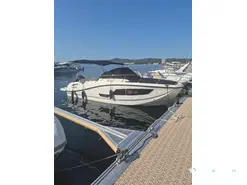 Quicksilver Activ 875 Sundeck