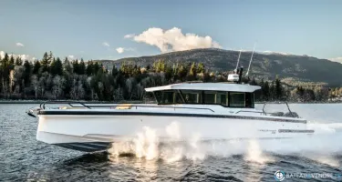 Axopar  37 XC Cross Cabin