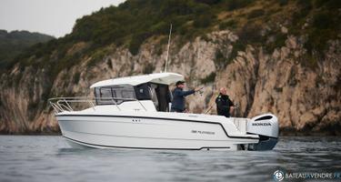 Parker  700 Pilothouse