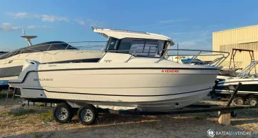 Parker  700 Pilothouse