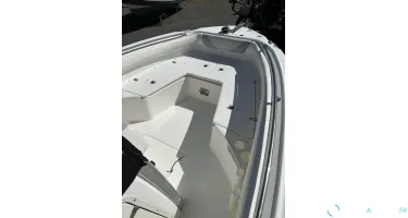 Boston Whaler  220 Outrage