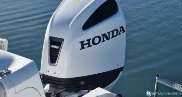 Quicksilver  720 Commander