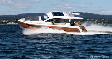 Sealine  C390