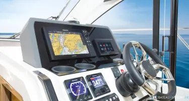 Sealine  C390