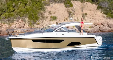Sealine  S330v