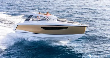 Sealine  S330v