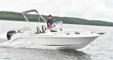 B2 Marine Cap Ferret 652 Open