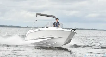 B2 Marine Cap Ferret 652 Open