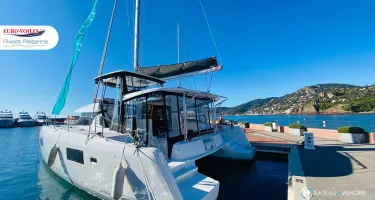 Lagoon  42