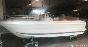 B2 Marine Cap Ferret 522 Open