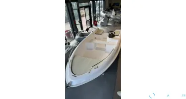 B2 Marine Cap Ferret 472 Fish