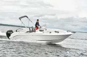 B2 Marine Cap Ferret 652 Open