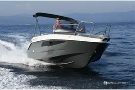 B2 Marine Cap Ferret 702 Sun Deck