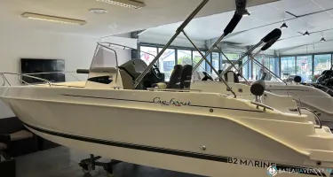 B2 Marine Cap Ferret 702 Open